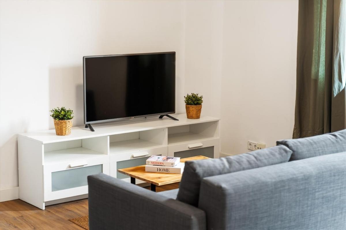 Lodging Apartments Liceu G1 Barcelona Ngoại thất bức ảnh