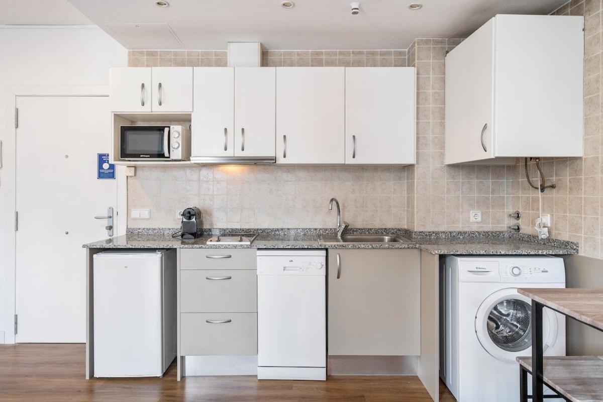 Lodging Apartments Liceu G1 Barcelona Ngoại thất bức ảnh