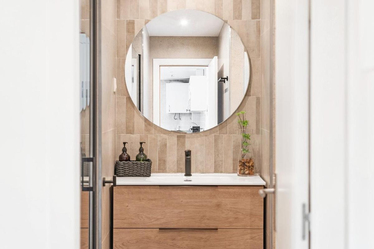 Lodging Apartments Liceu G1 Barcelona Ngoại thất bức ảnh