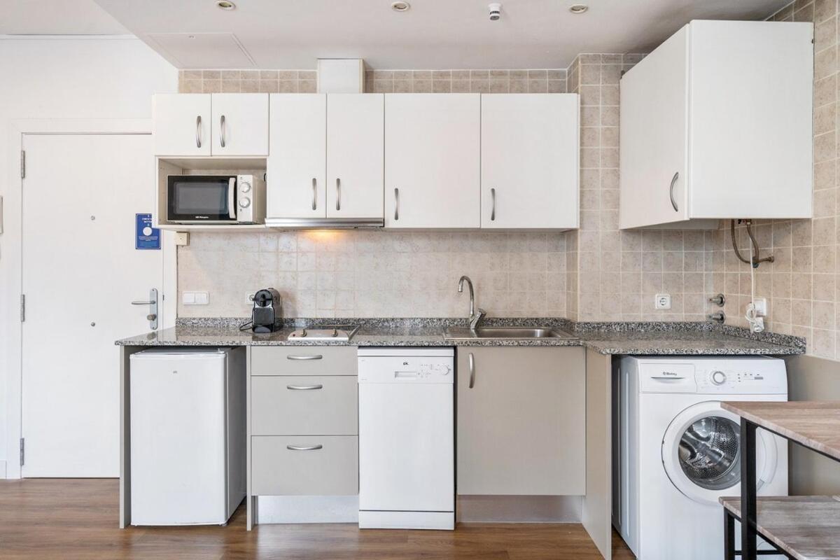 Lodging Apartments Liceu G1 Barcelona Ngoại thất bức ảnh