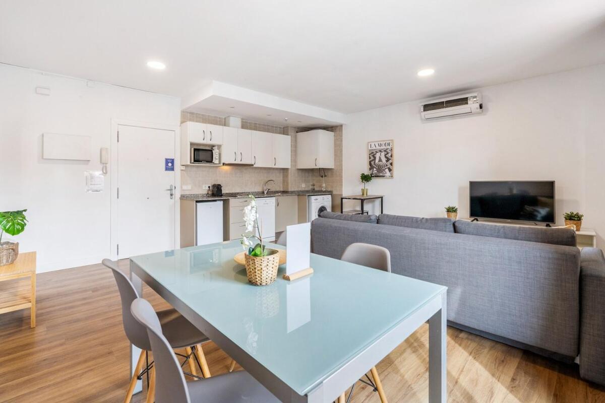 Lodging Apartments Liceu G1 Barcelona Ngoại thất bức ảnh